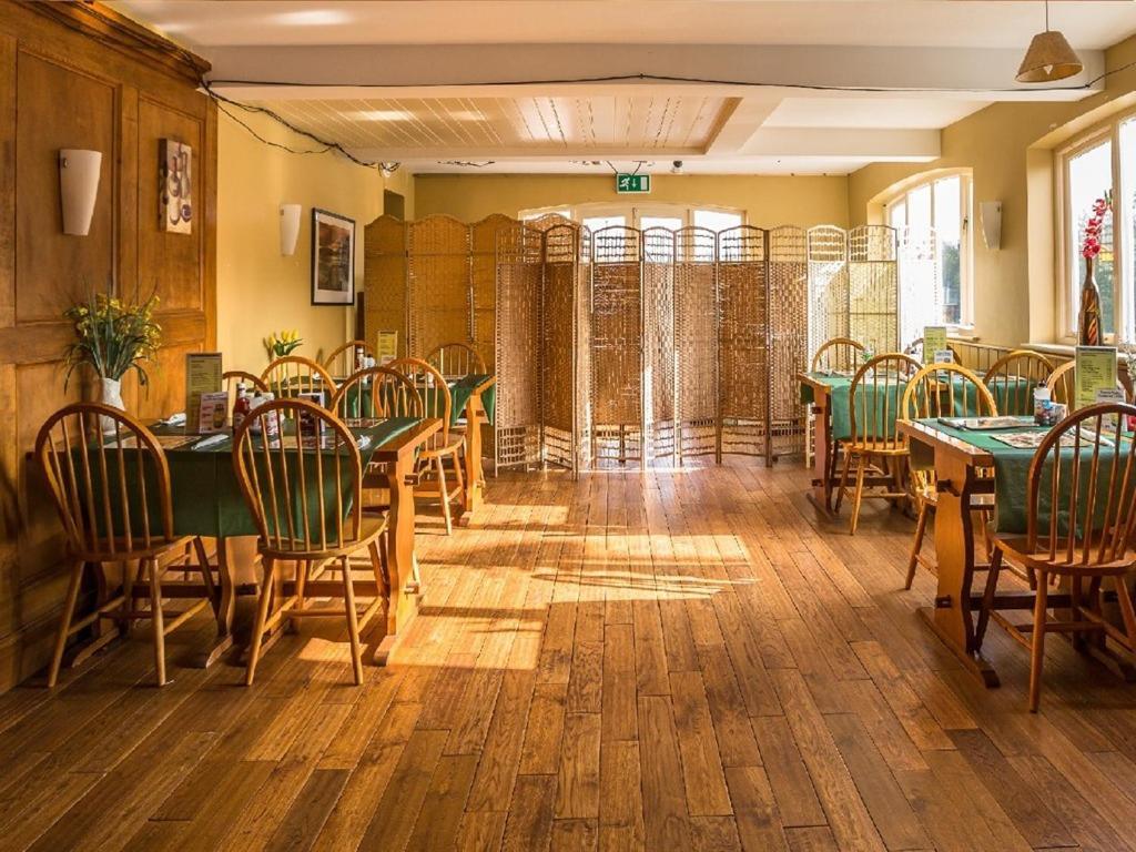 The Castle Hotel Тальгарт Экстерьер фото